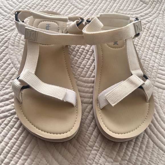 Hurley Women's Sandals - Picture 2 of 4